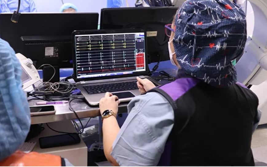equipos-y-accesorios-necesarios-en-una-sala-de-operaciones